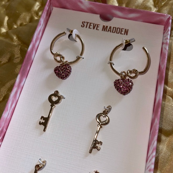 Steve Madden charm earrings set of 3 Jewelry gold - Picture 5 of 5